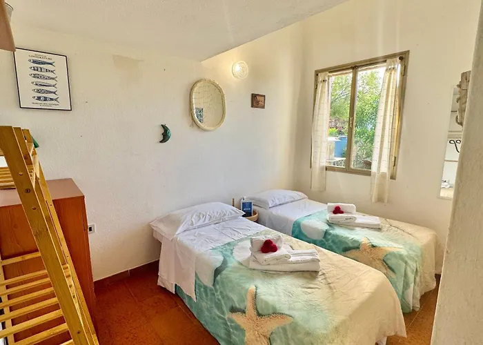 بيت للعطل Tina's Tiny House - 10 Meters From The *