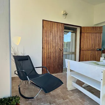 Сasa de vacaciones Tina's Tiny House - 10 Meters From The Olbia