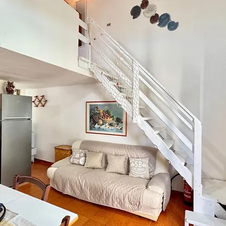 Tina's Tiny House - 10 Meters From The Casa vacanze *