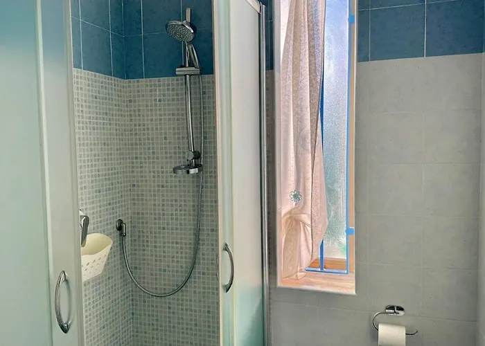 Tina's Tiny House - 10 Meters From The *