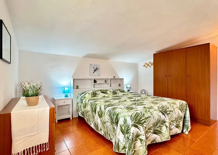 別荘 Tina's Tiny House - 10 Meters From The オルビア